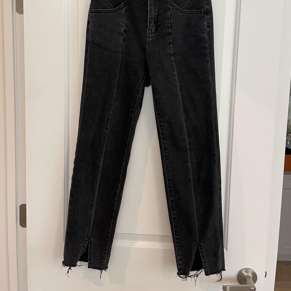 Black center seam detail jeans